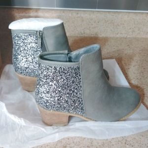 Journee fashion boots